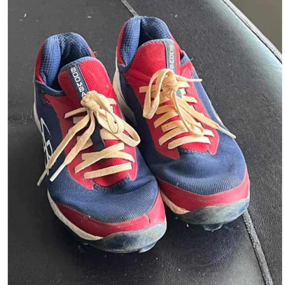 Kids Low top molded cleats